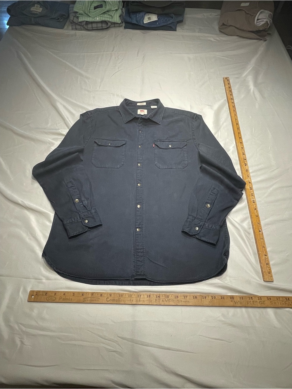 Levi’s Slim Fit Work Shirt – Size L (Fits Like M)